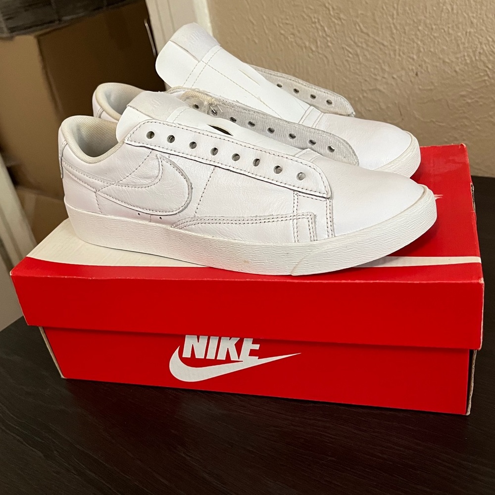👟Women’s White Nike’s 👟
